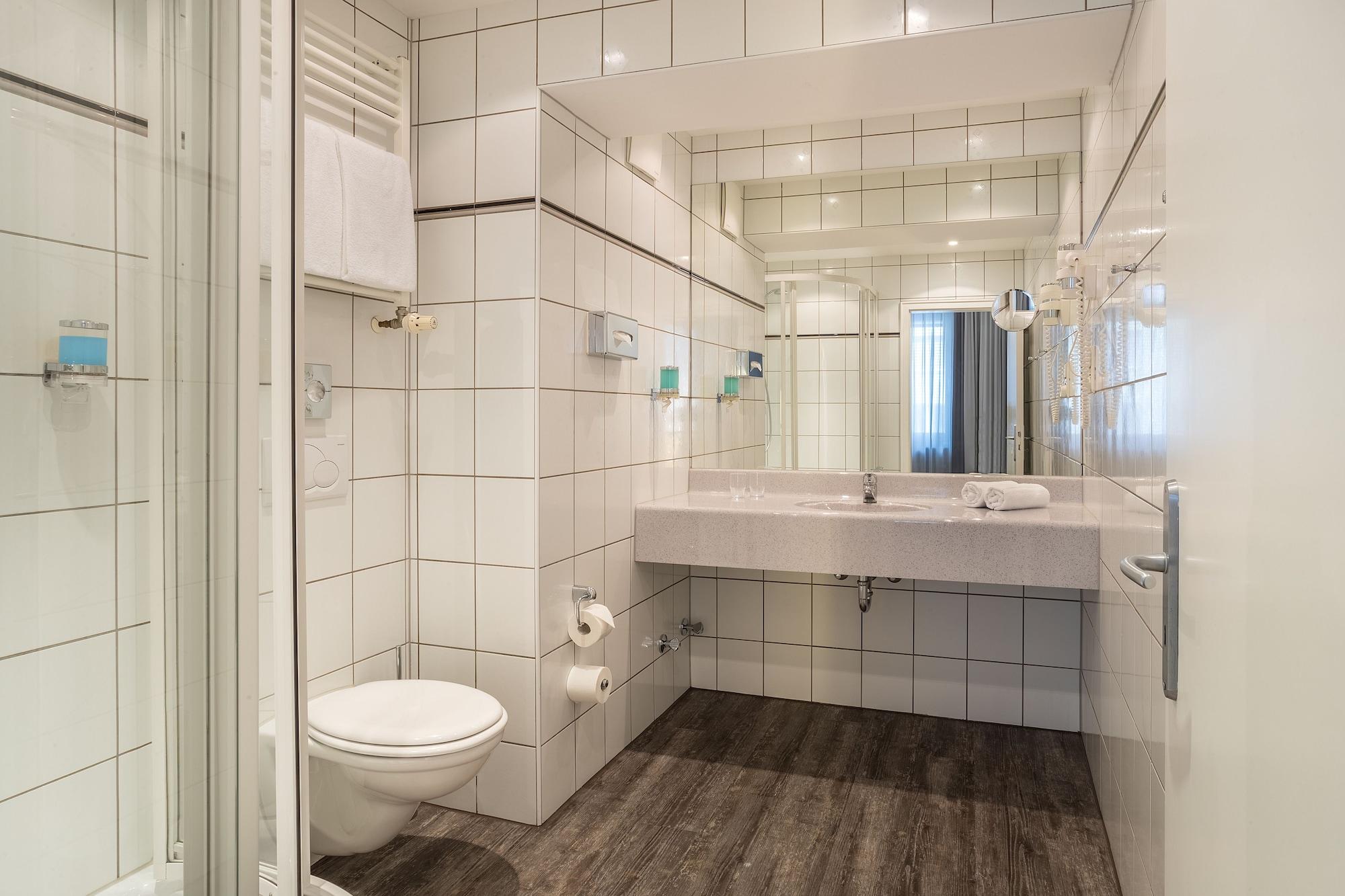 Ferrotel Duisburg - Partner Of Sorat Hotels Exteriör bild