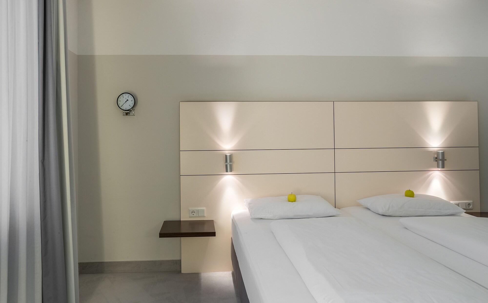 Ferrotel Duisburg - Partner Of Sorat Hotels Exteriör bild